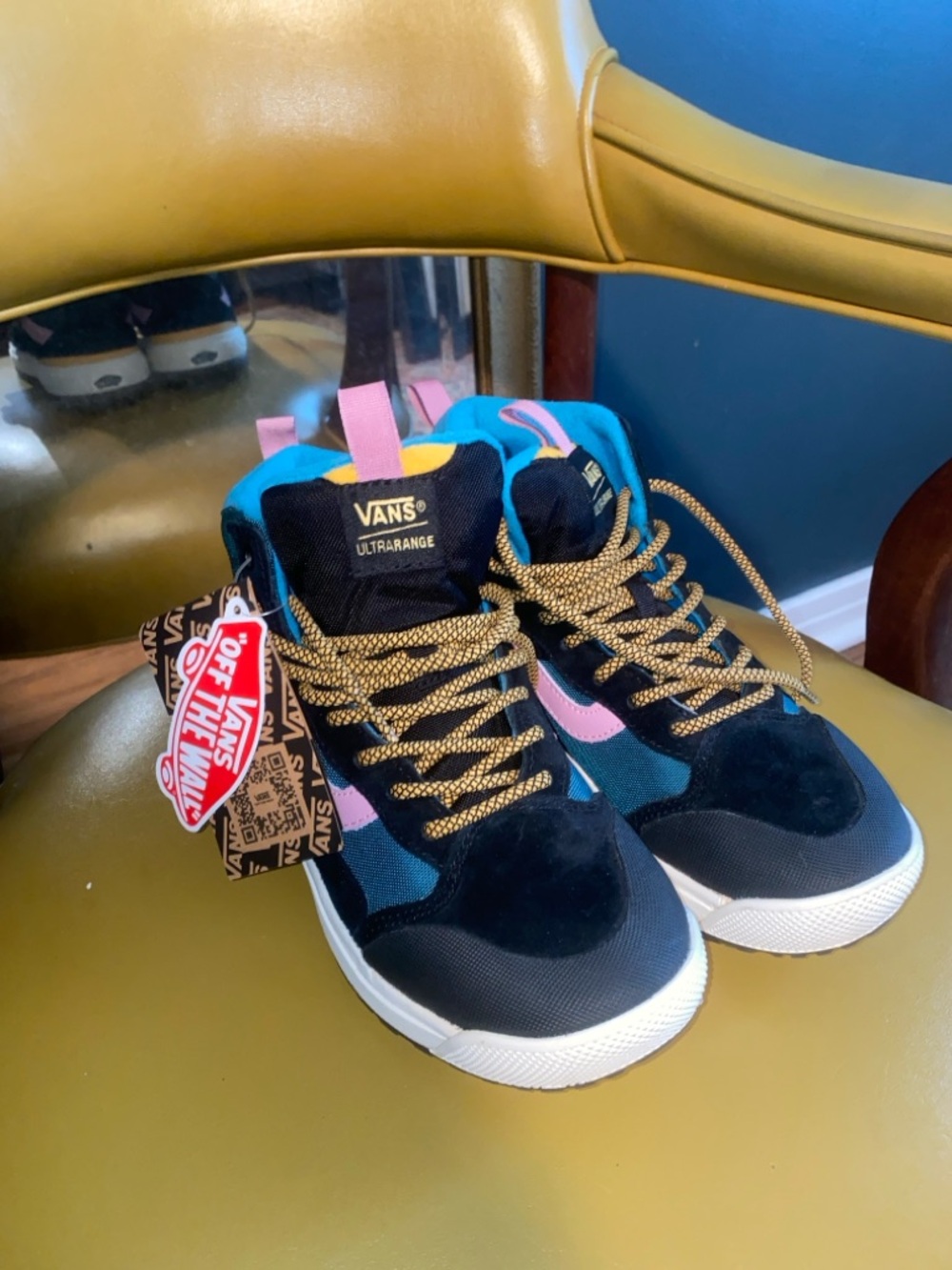 NWT Vans Women’s Ultrarange Sneakers - Black, Blue, Pink